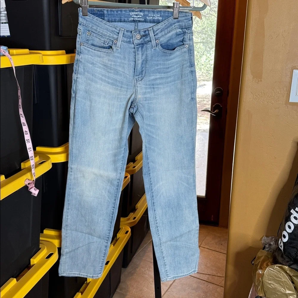 Signature by Levi Strauss & Co. Women's Mid Rise Slim Cuffed Jeans Size 4 / 27 - Picture 5 of 15